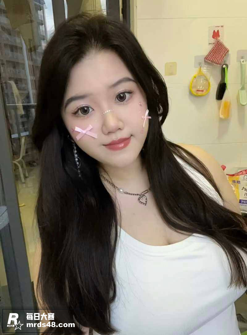 快手巨乳小胖妹 私拍相关图片1