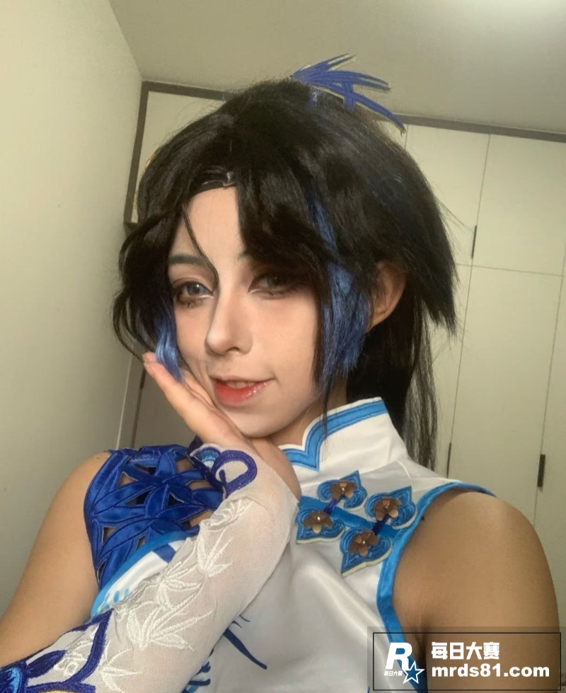 上海反差婊女cose相关图片2