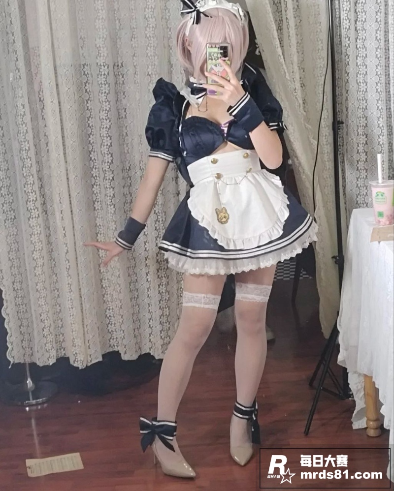 上海反差婊女cose相关图片4