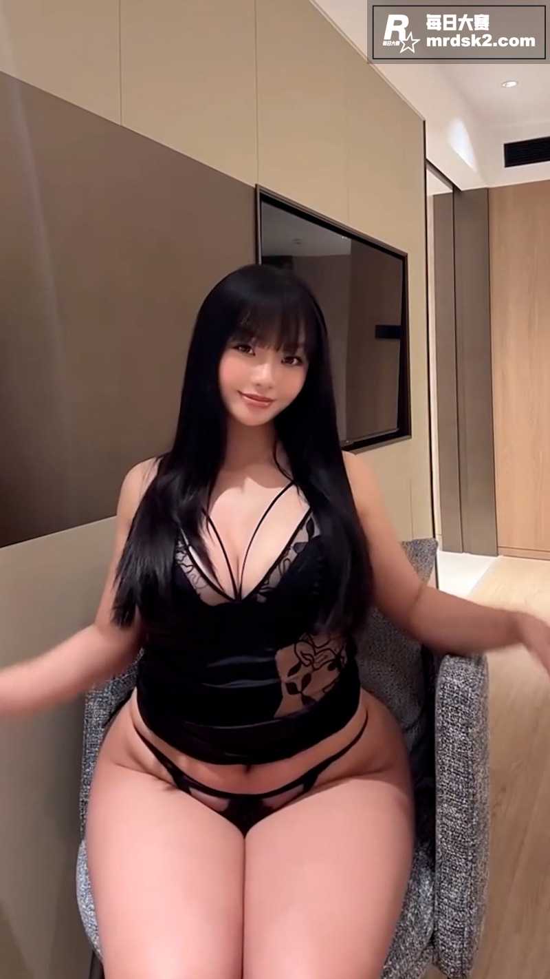INS极品BBW福利相关图片3