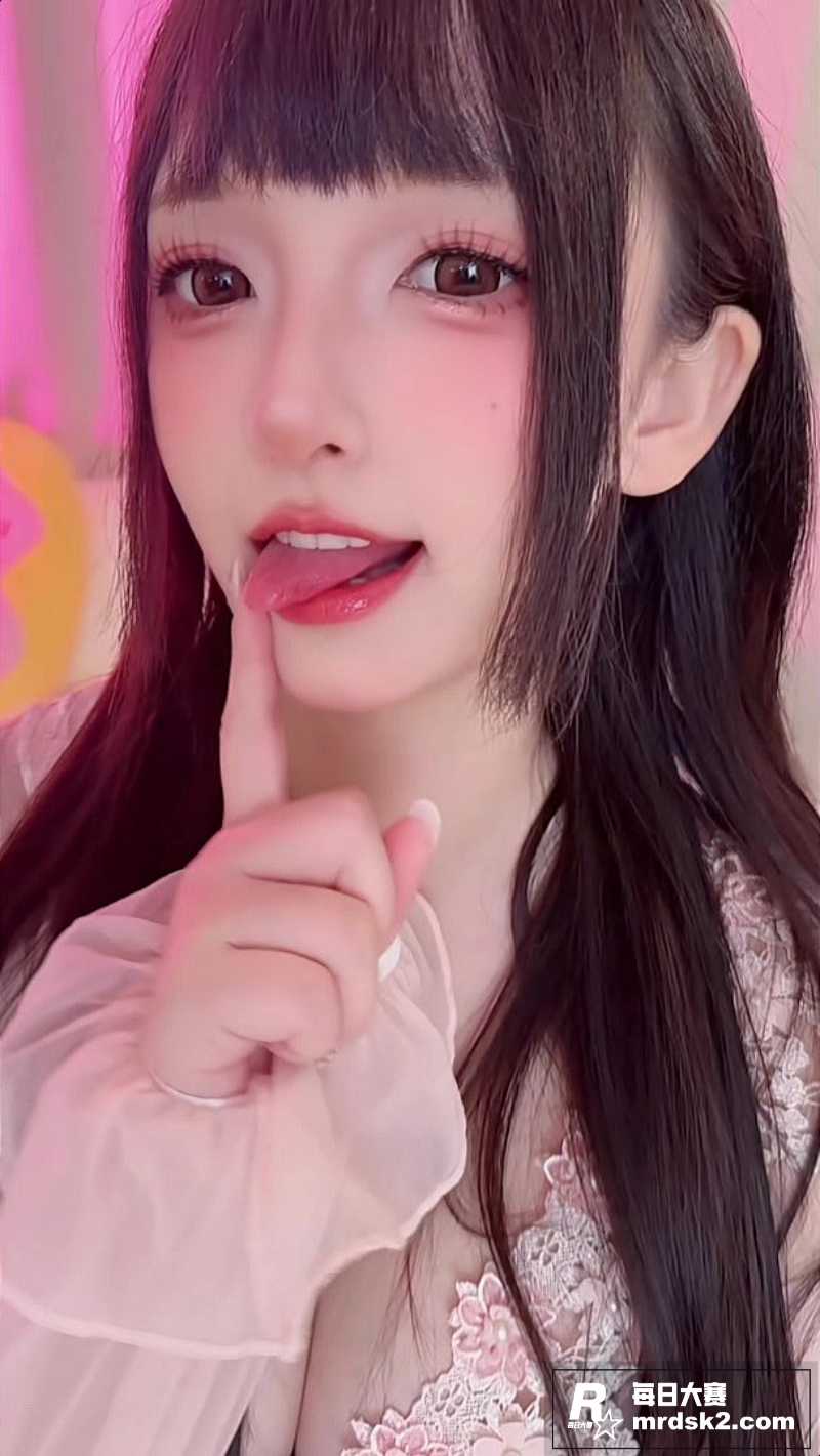 推特高颜值福利姬 神相关图片2