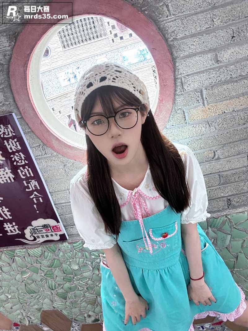 江西理工大学眼镜妹梁相关图片4