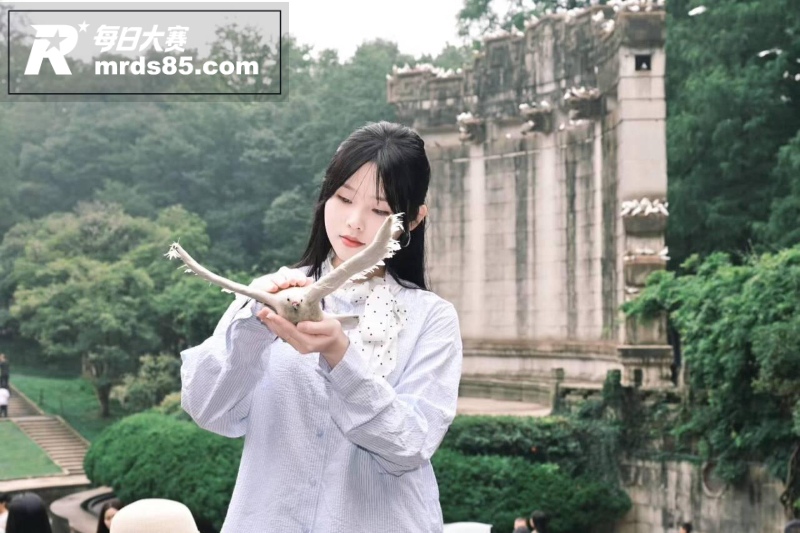 南京高颜值反差嫩妹 相关图片3