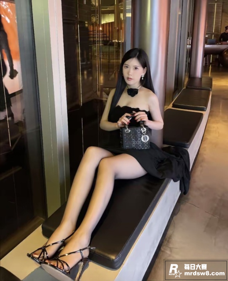 极品高颜值甜美女神 相关图片1