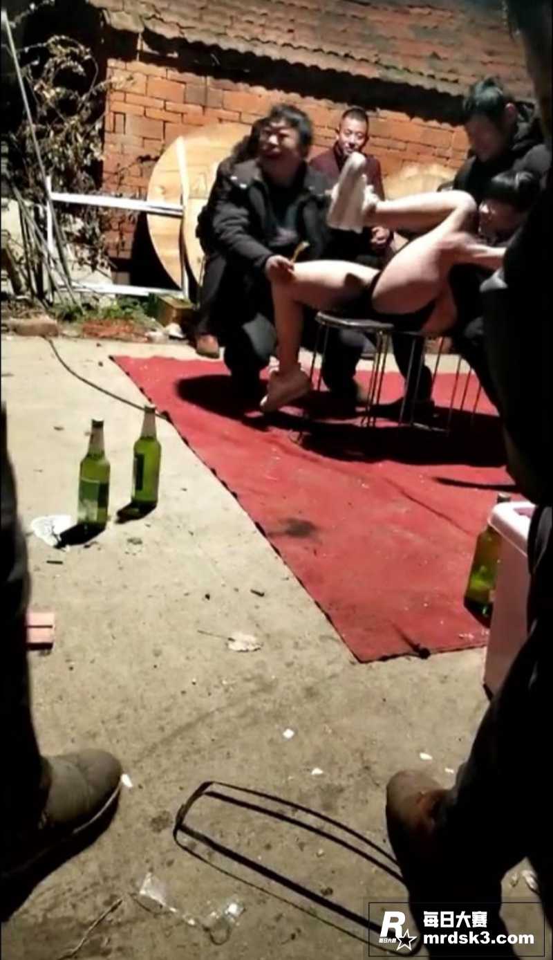 早年乡村低俗歌舞团 相关图片1