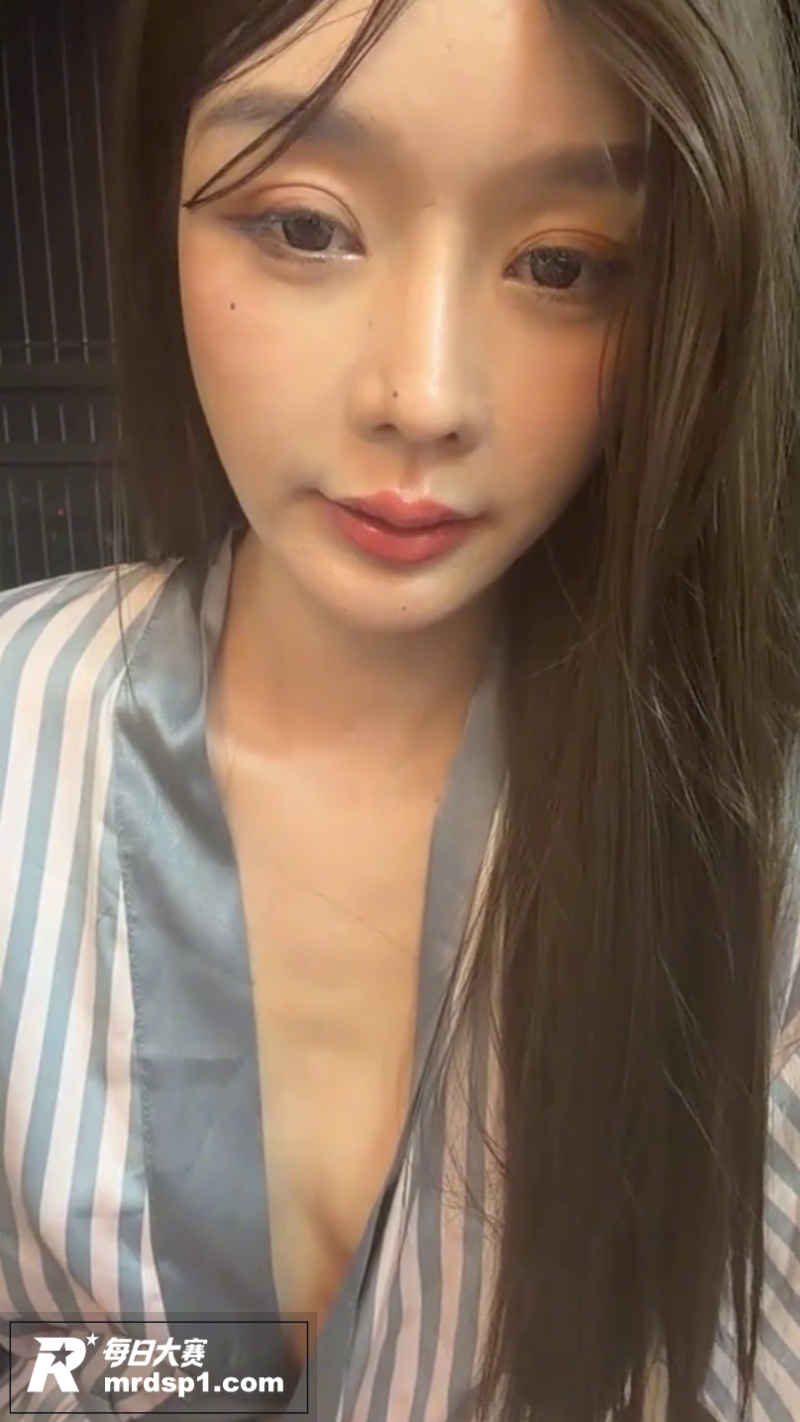 ST站高颜值御姐 B相关图片3