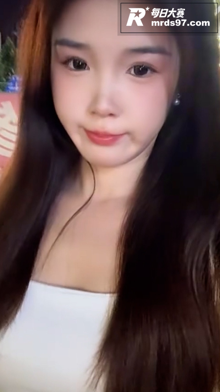泰安反差女神 与男友相关图片1