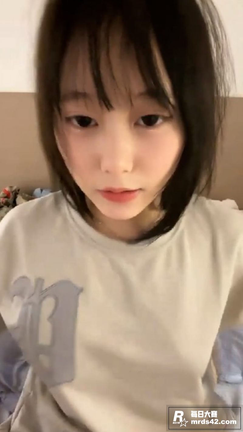抖音萝莉网红 kou相关图片1