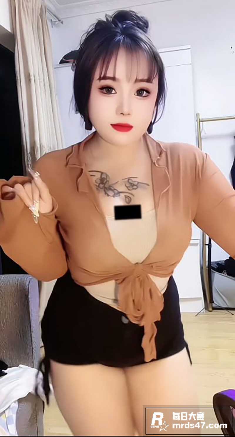 快手巨乳精神小妹 杨相关图片2