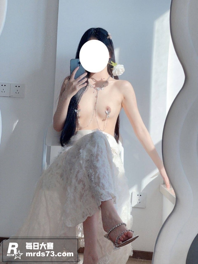 推特极品白虎萝莉 莎相关图片2