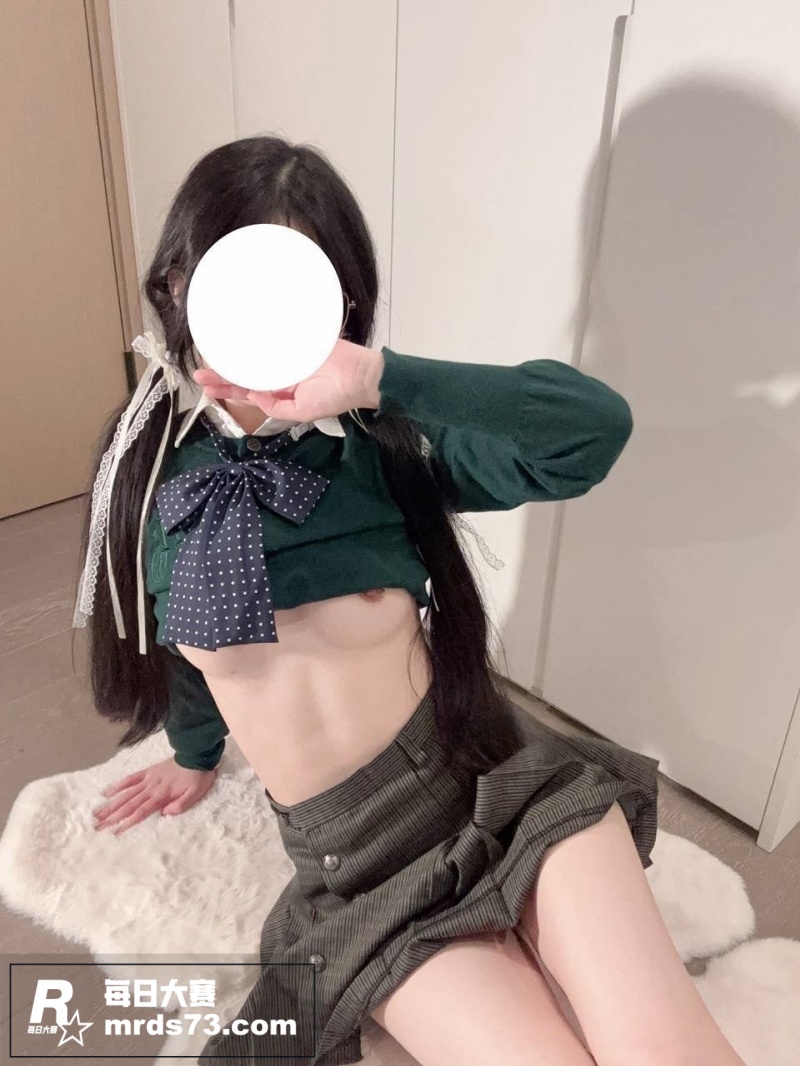 推特极品白虎萝莉 莎相关图片4