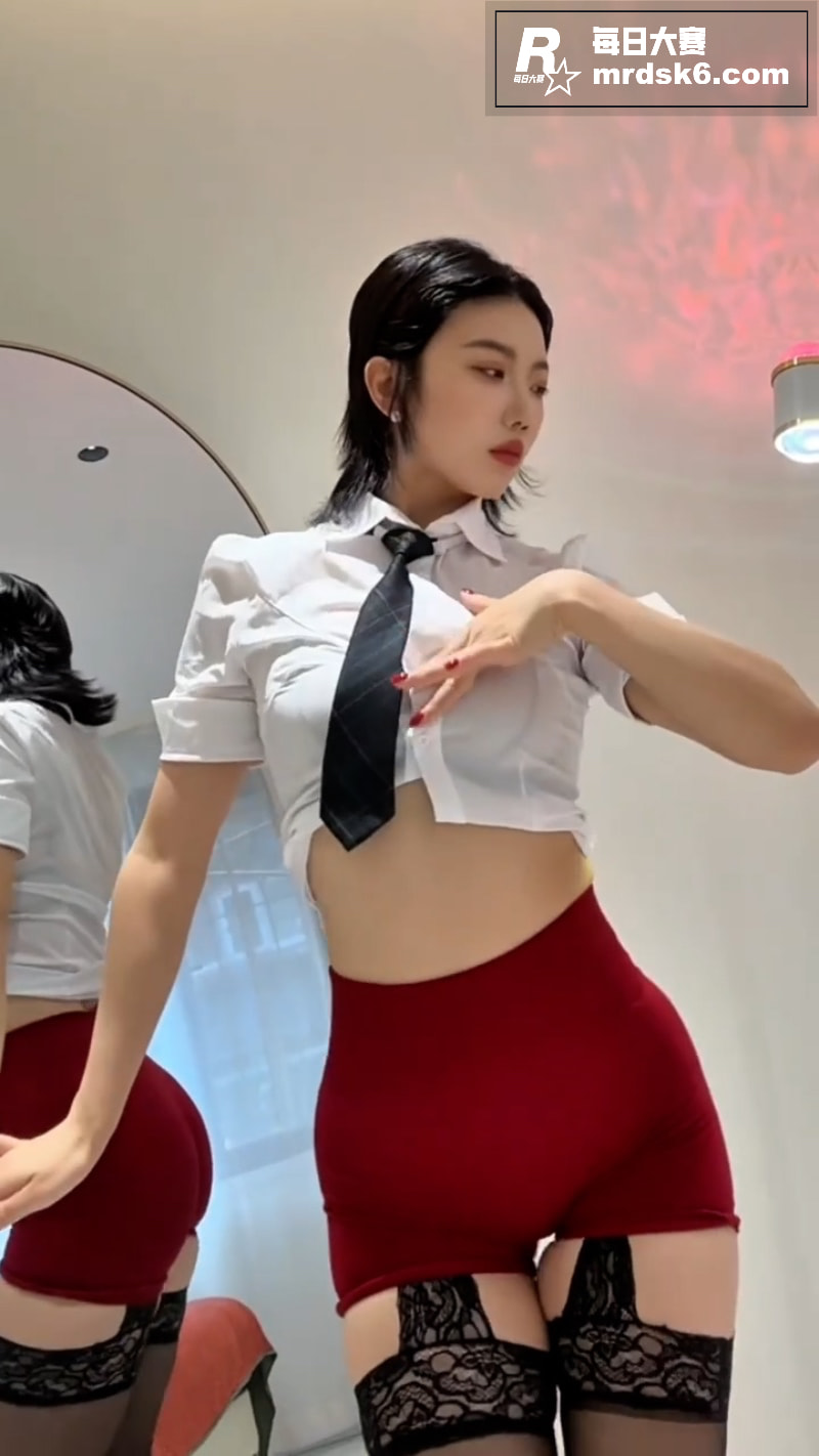 抖音轻熟女健身达人彤相关图片3
