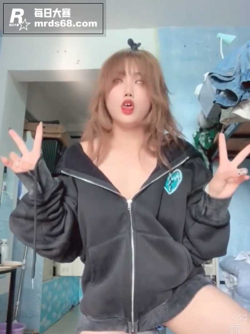 推特极品反差女大学生相关图片2
