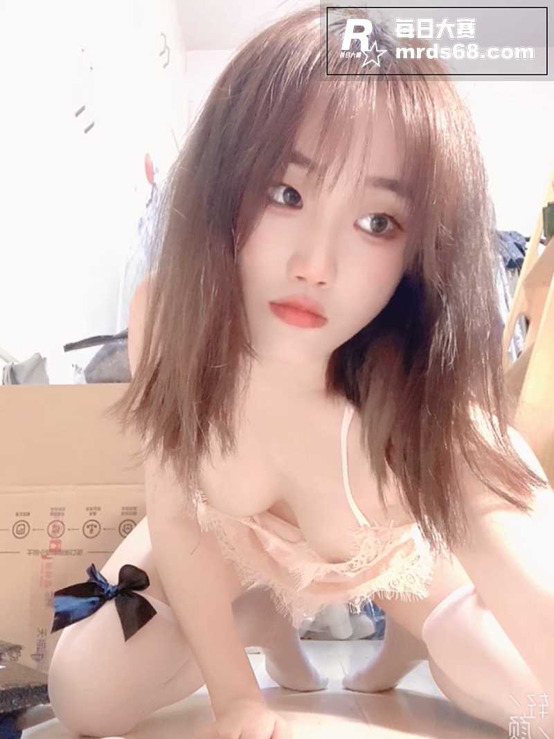 推特极品反差女大学生相关图片5