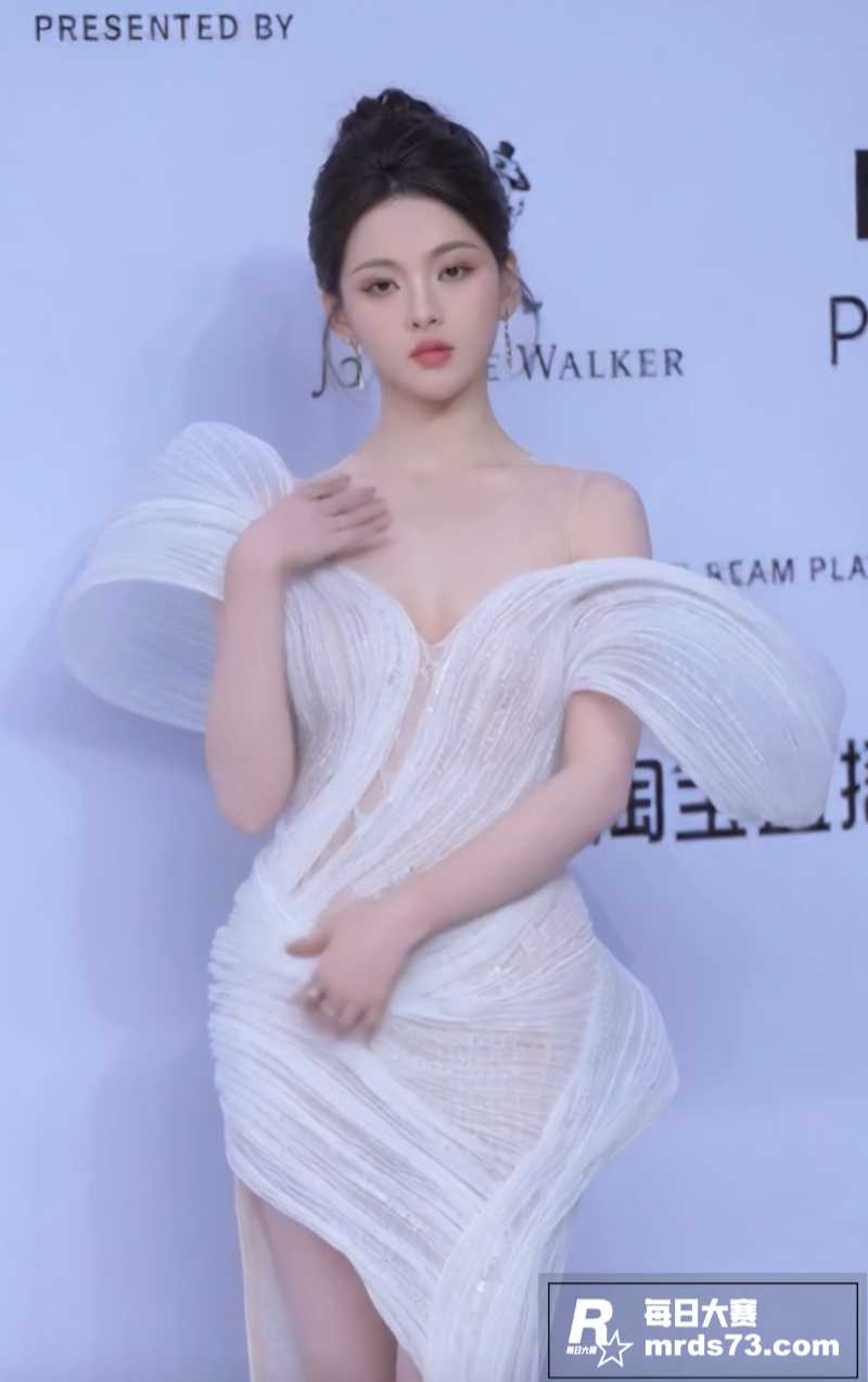 AI脱衣 杨超越 庆相关图片5