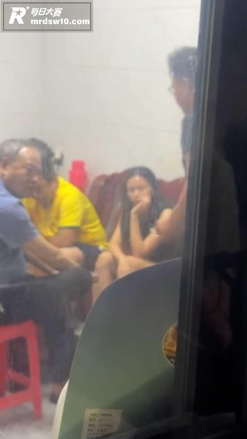 潮汕抓奸现场 淫妇与相关图片2