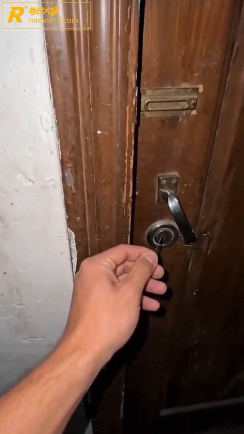 AI成人短剧 潜入女相关图片3
