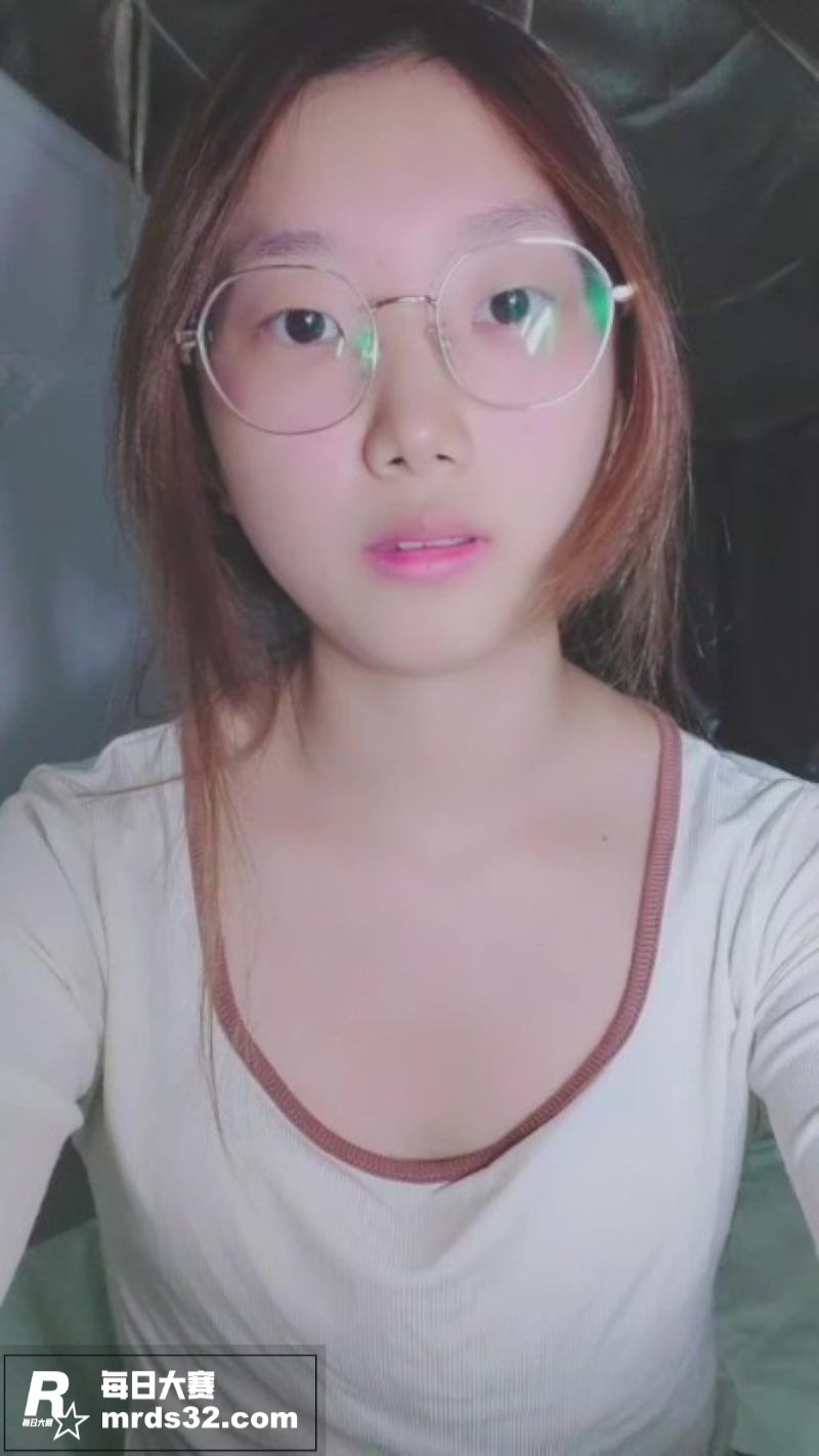 清纯反差嫩妹 安安宝相关图片3