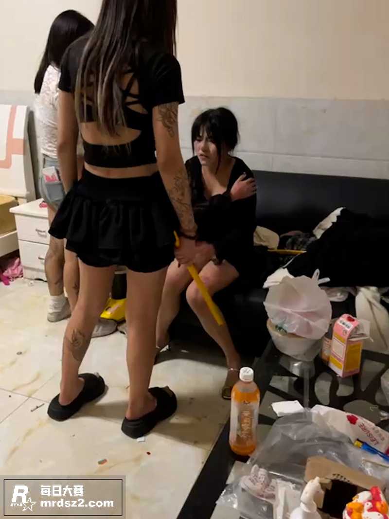 女人何苦为难女人 两相关图片1