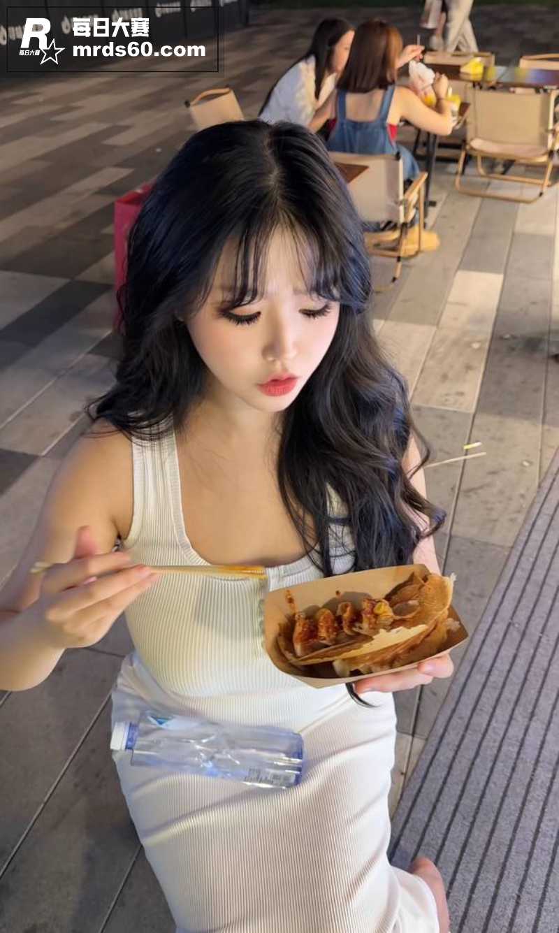抖音百万御姐女神 肉相关图片5