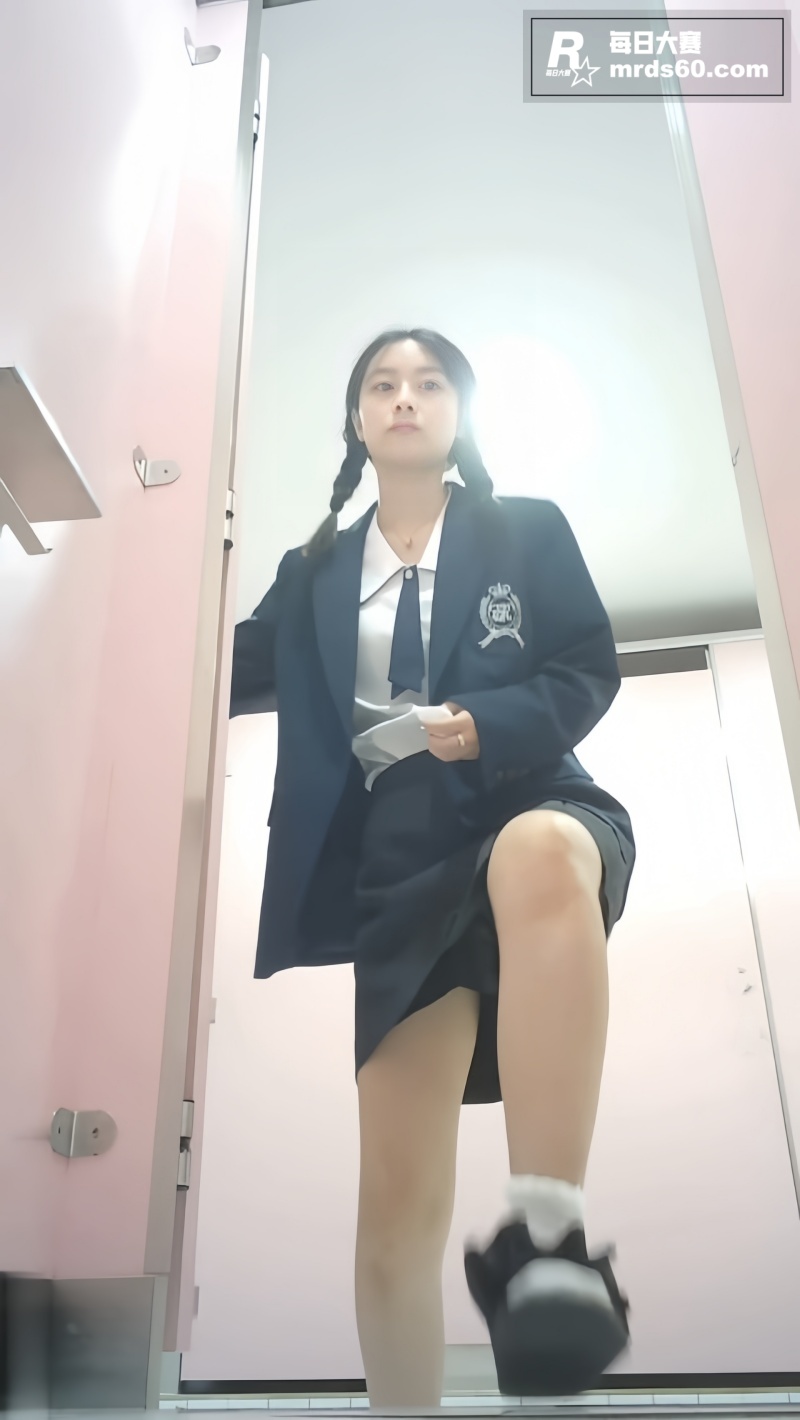 精选厕所偷拍合集 侧相关图片1