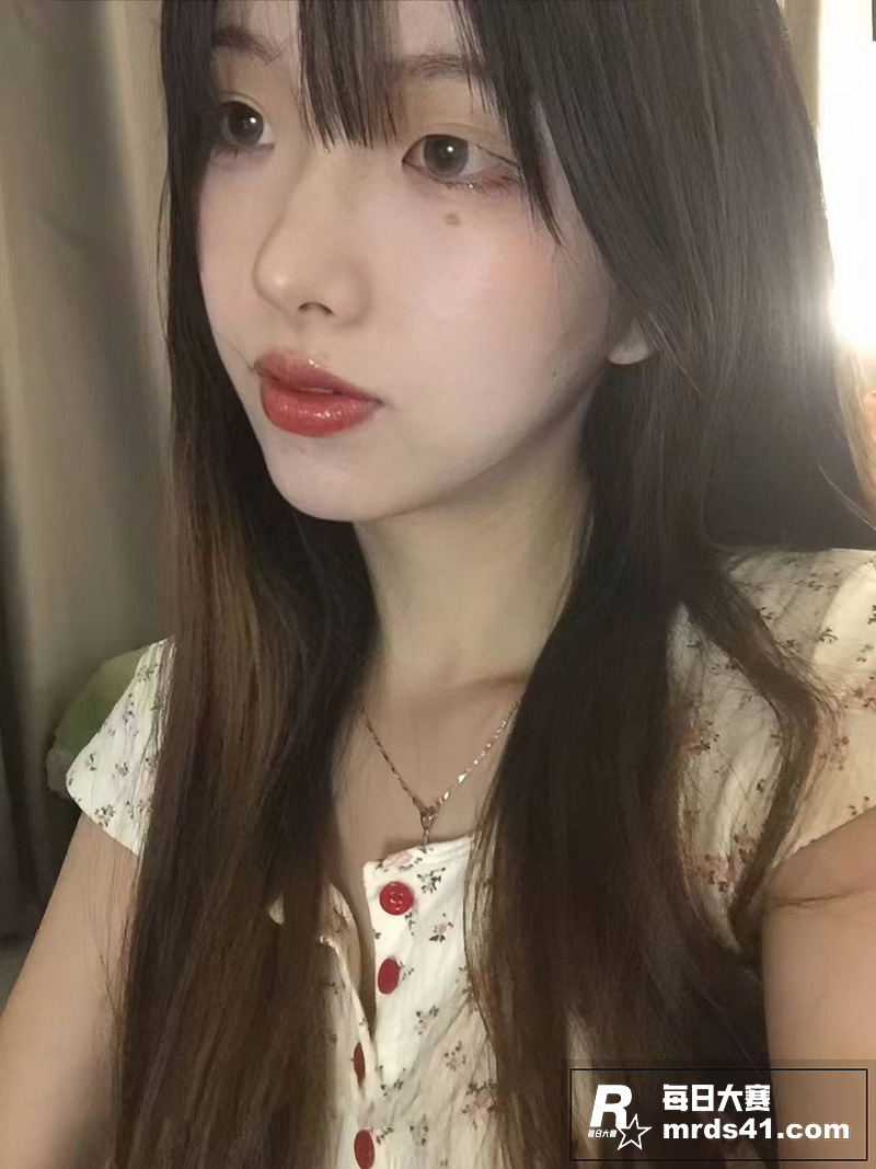 极品女大学生校花 各相关图片2