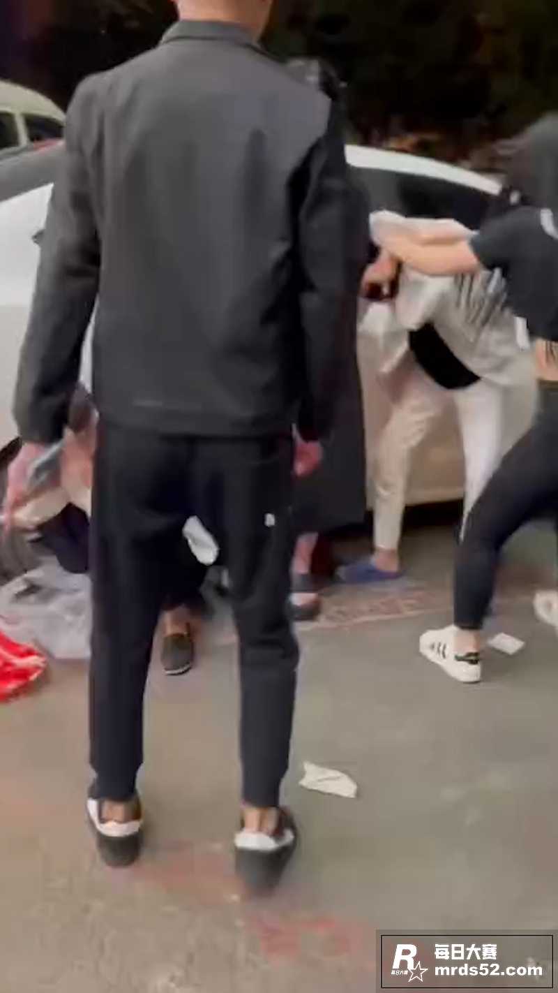 豪横精神小妹聚众霸凌相关图片1