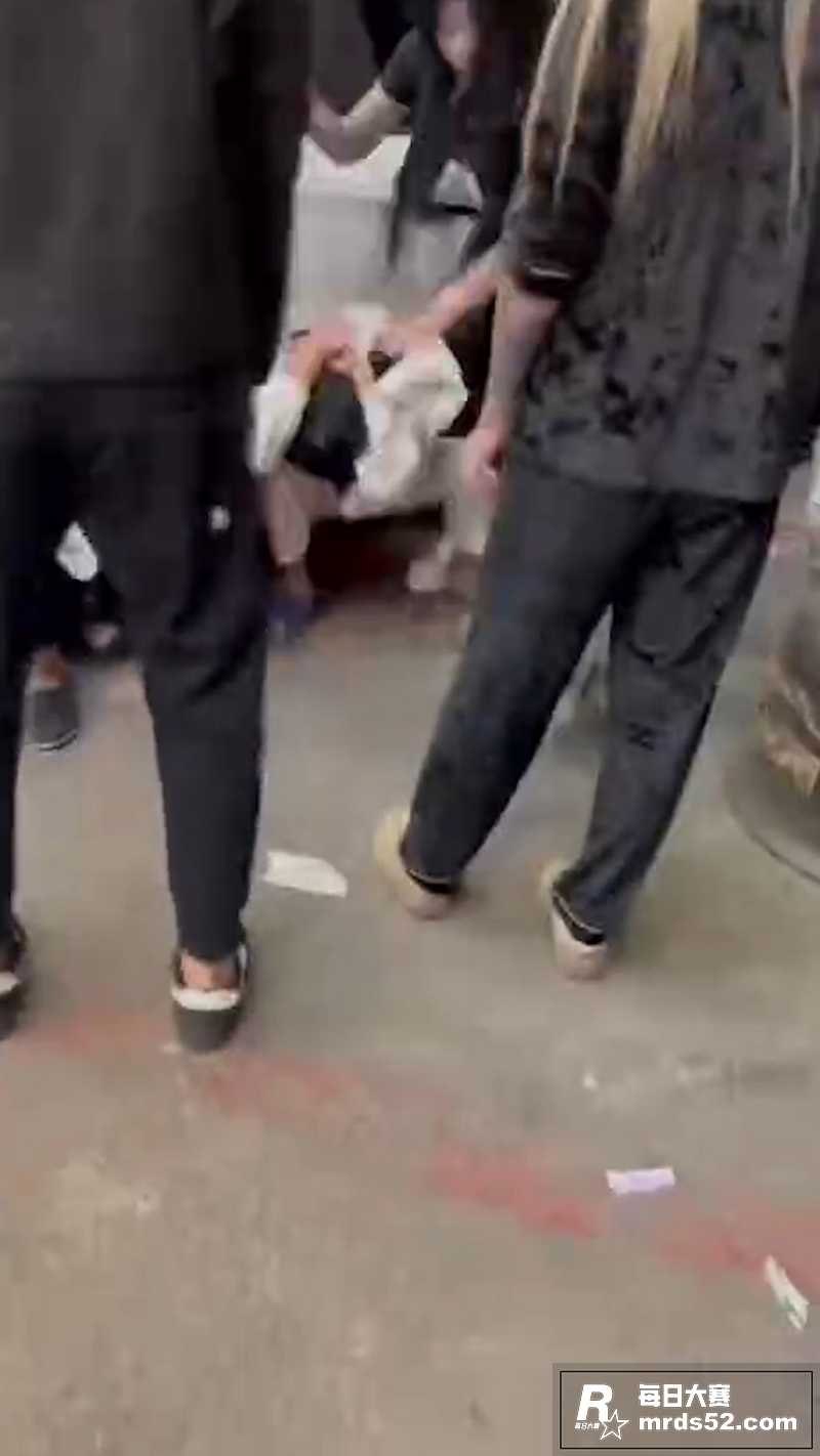豪横精神小妹聚众霸凌相关图片2