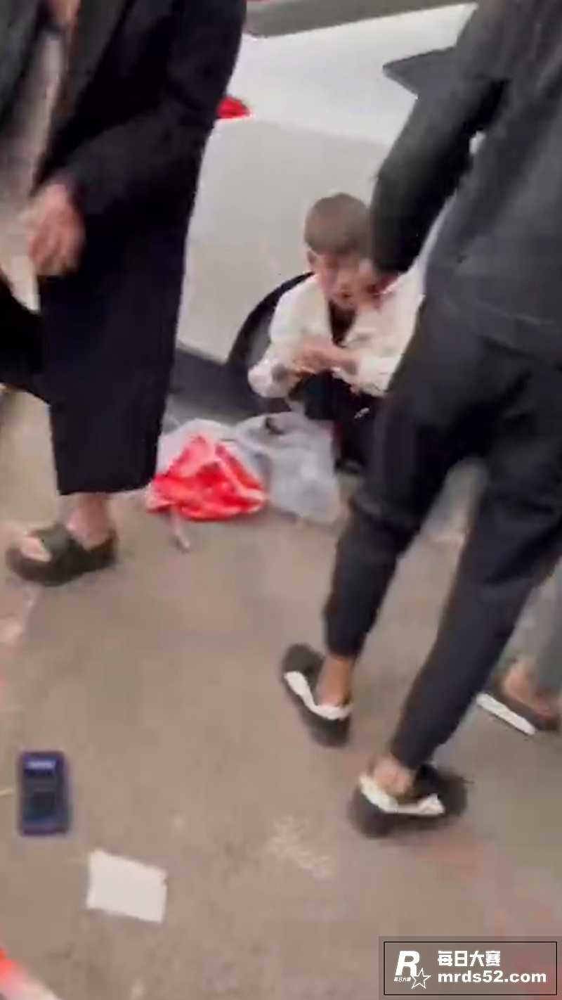 豪横精神小妹聚众霸凌相关图片3