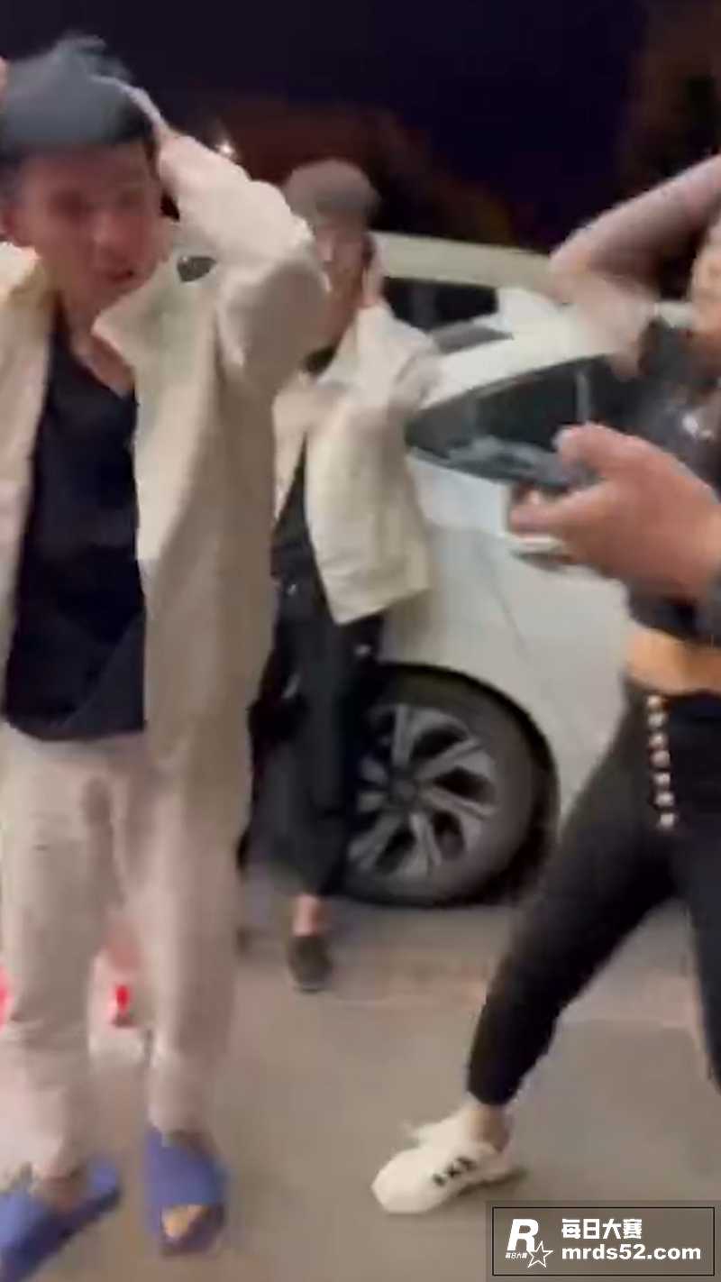 豪横精神小妹聚众霸凌相关图片4