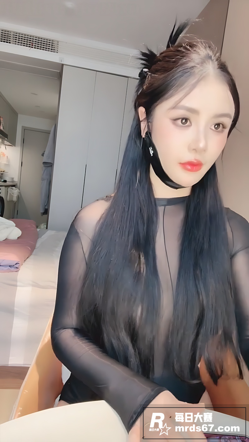 推特巨乳网红 初雪吖相关图片4