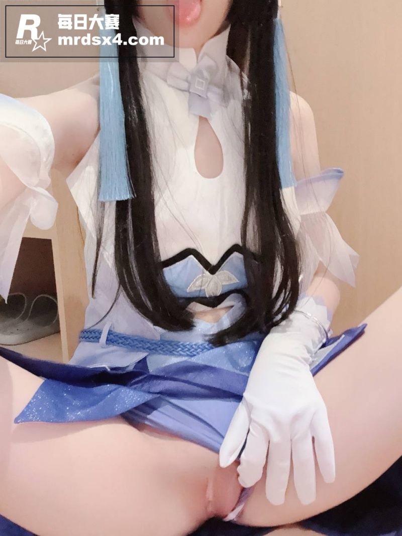 推特顶级幼态萝莉 小相关图片3