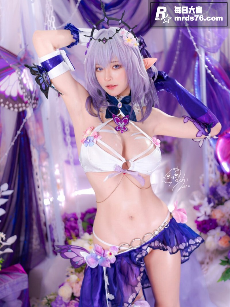 高颜值巨乳嫩模 Ma相关图片2