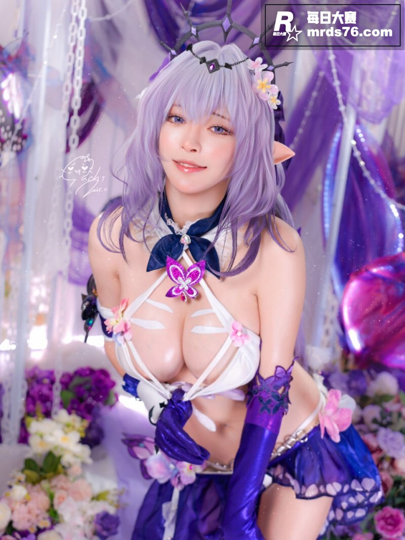 高颜值巨乳嫩模 Ma相关图片7