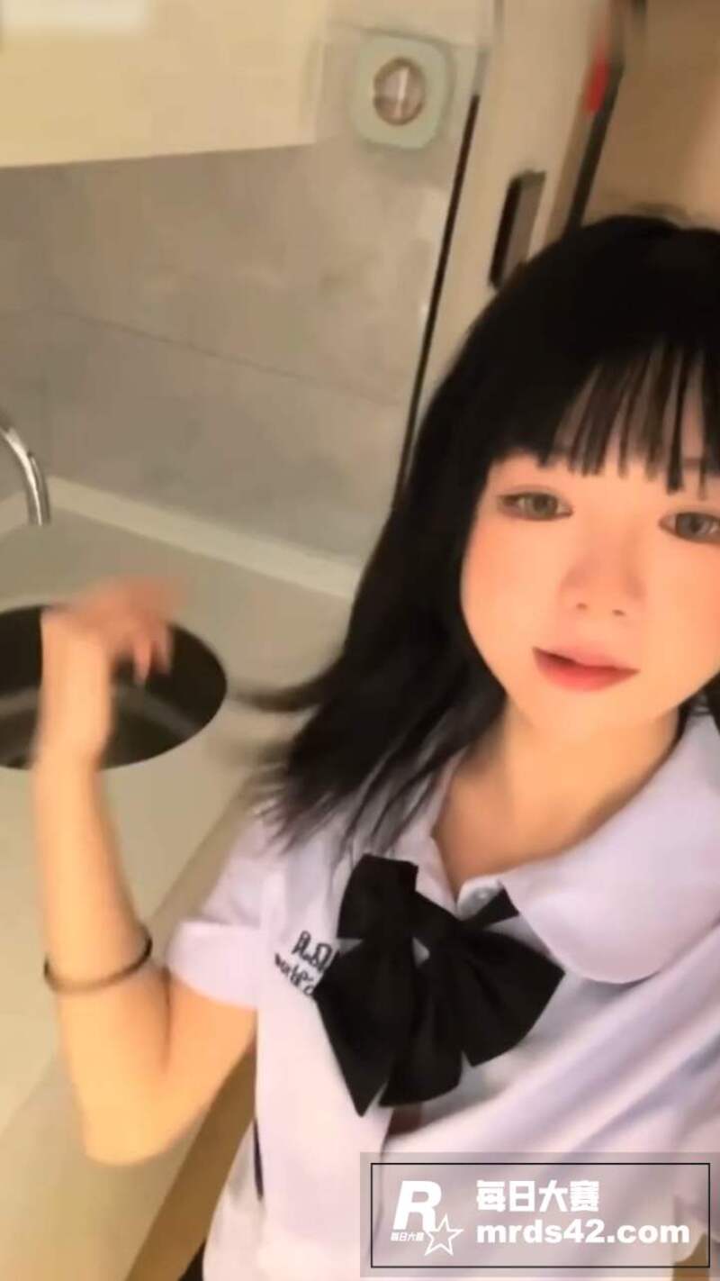极品反差二次元美少女相关图片1