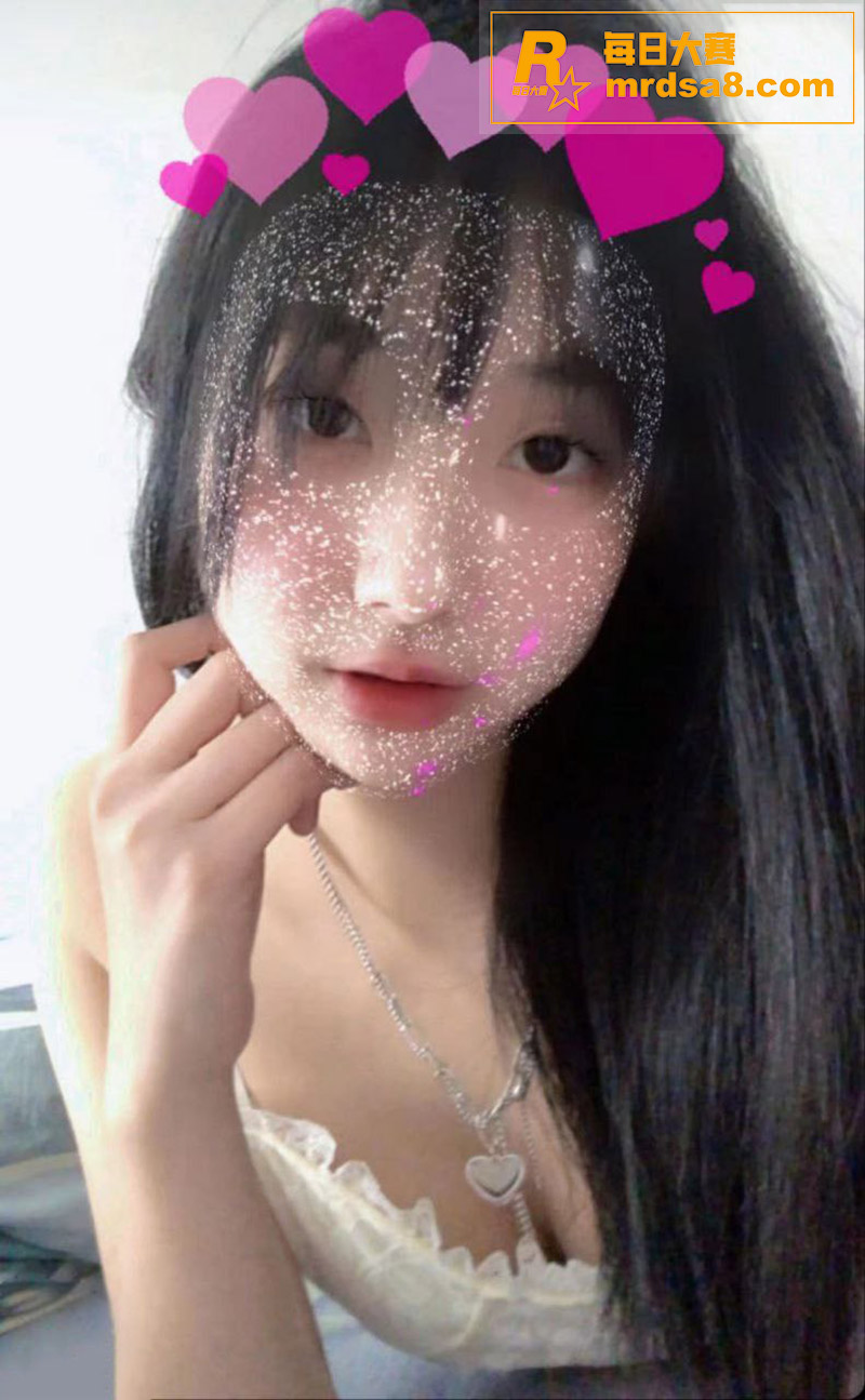 高颜值极品学生妹 董相关图片1