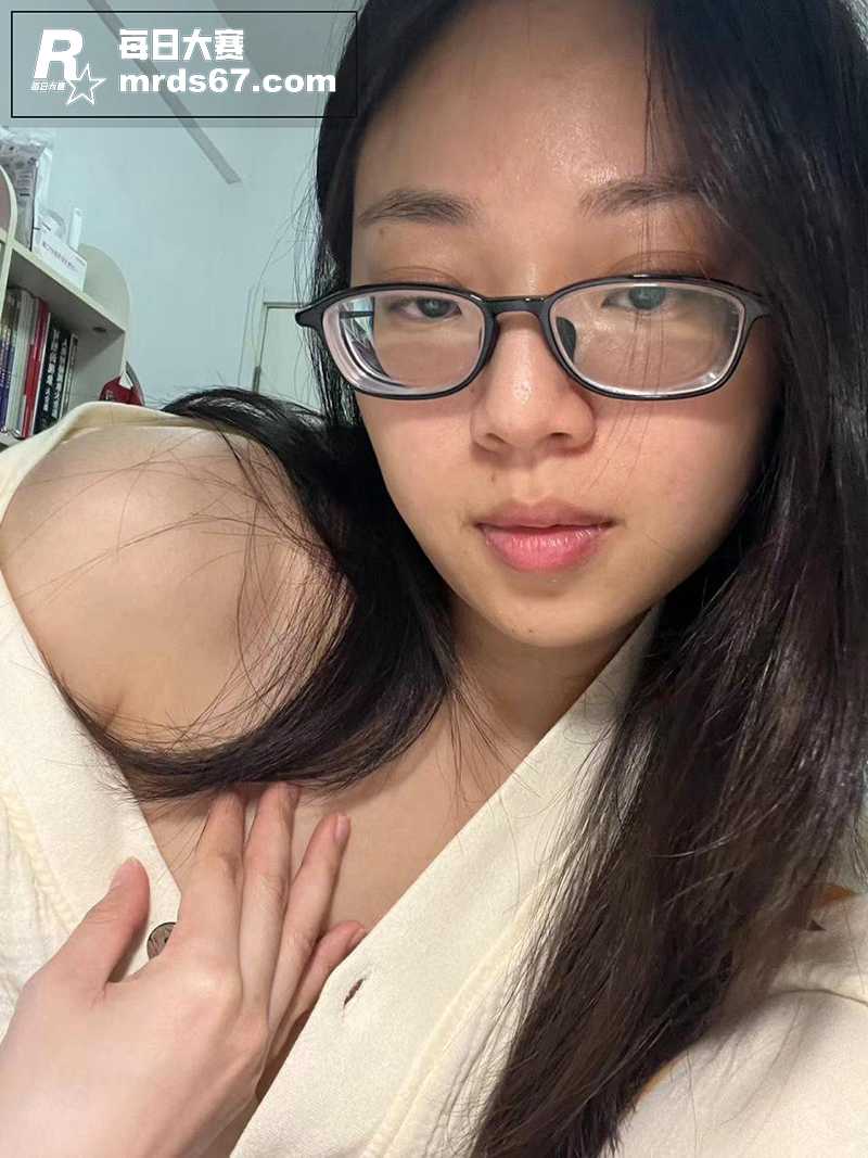 小情侣自拍泄密 反差相关图片5
