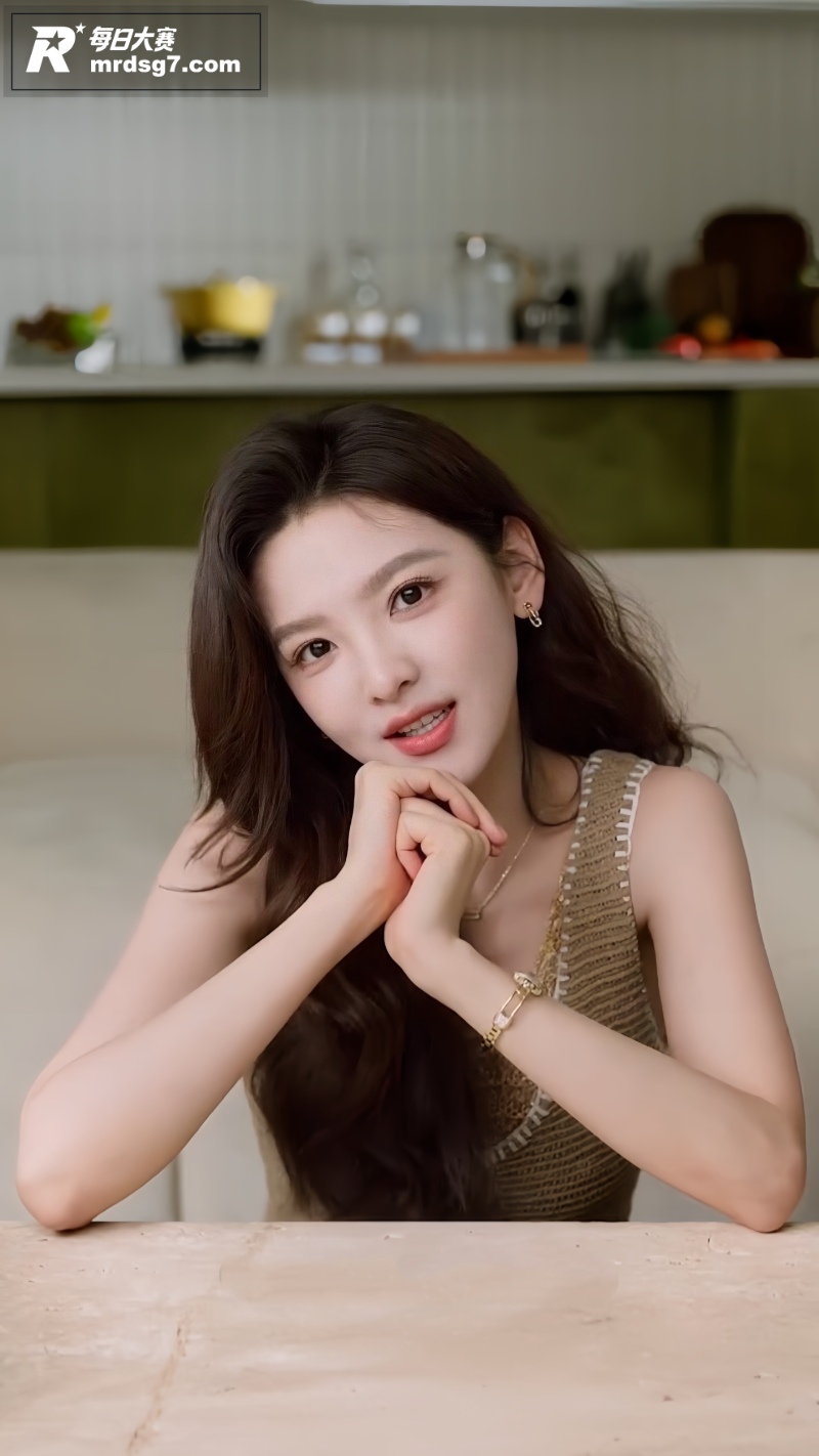 AI脱衣魔改女明星 相关图片3 AI脱衣魔改女明星 相关图片3