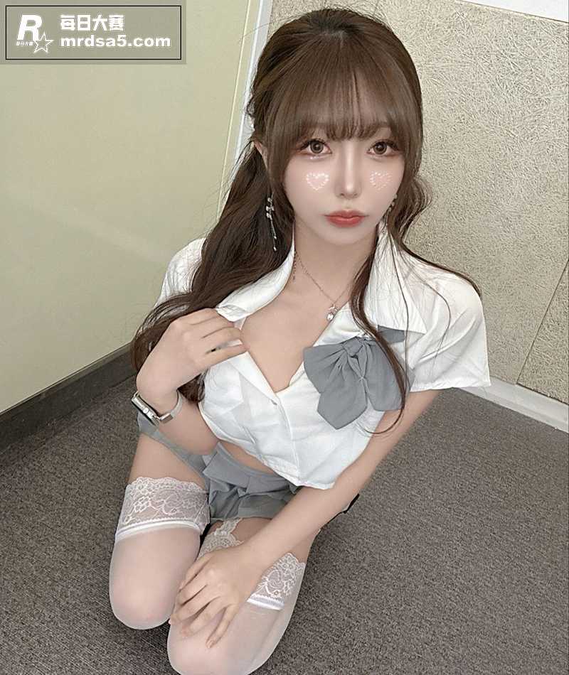韩国童颜巨乳福利姬 相关图片3