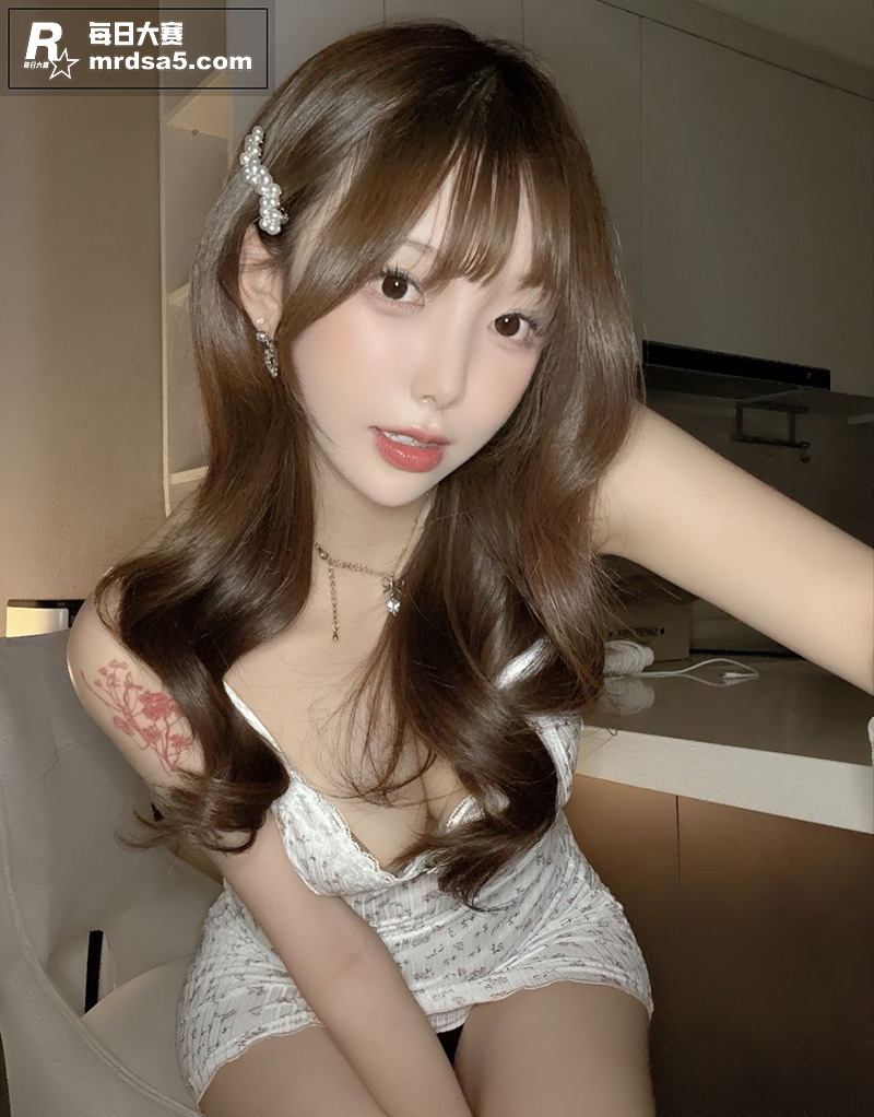 韩国童颜巨乳福利姬 相关图片5