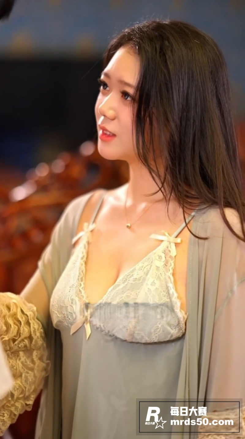 擦边短剧 我们的临时相关图片10