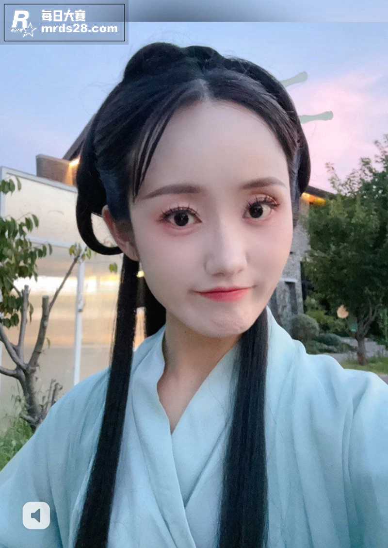 顶级反差大学生私拍流相关图片1