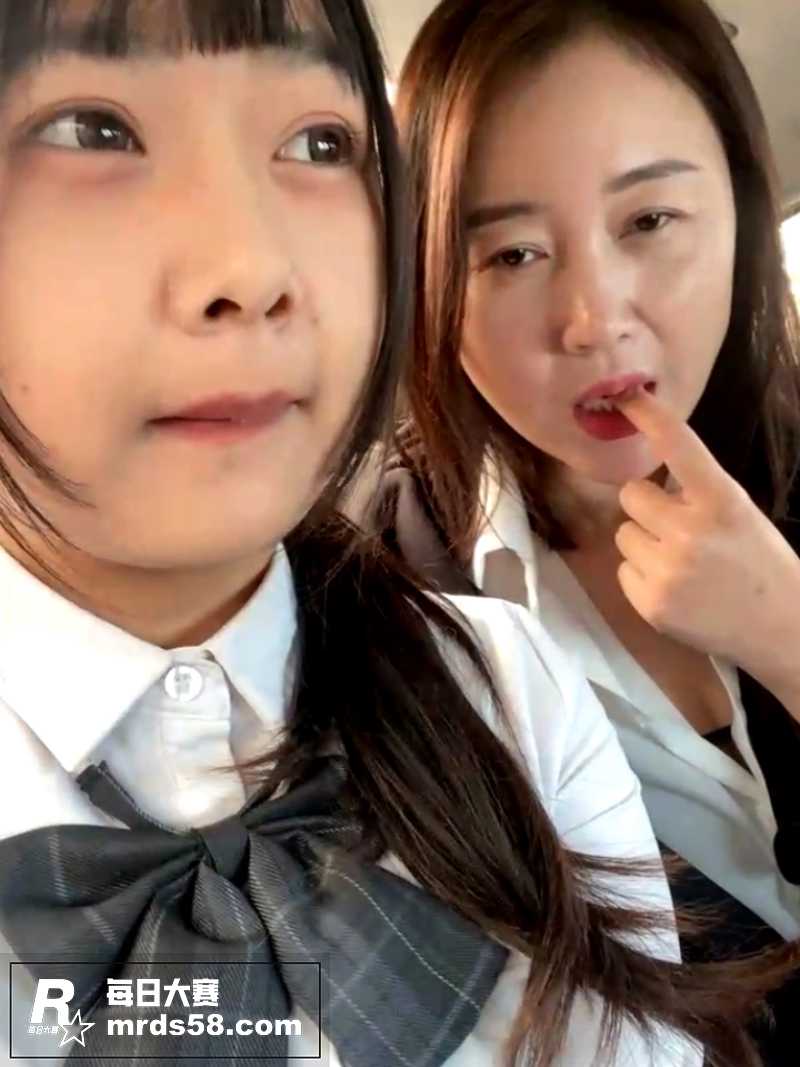 ST站18岁反差少女相关图片2