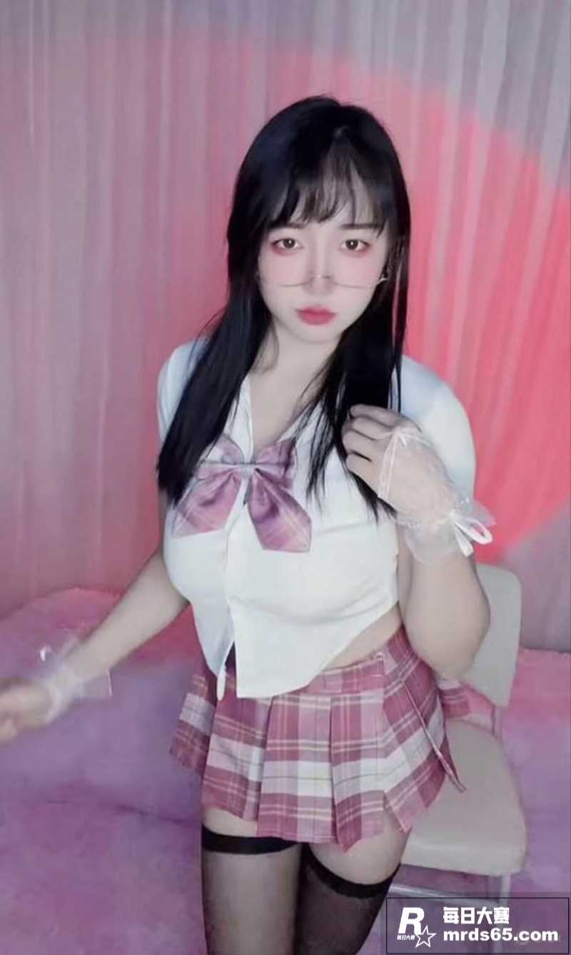 快手反差嫩妹 玥可爱相关图片5