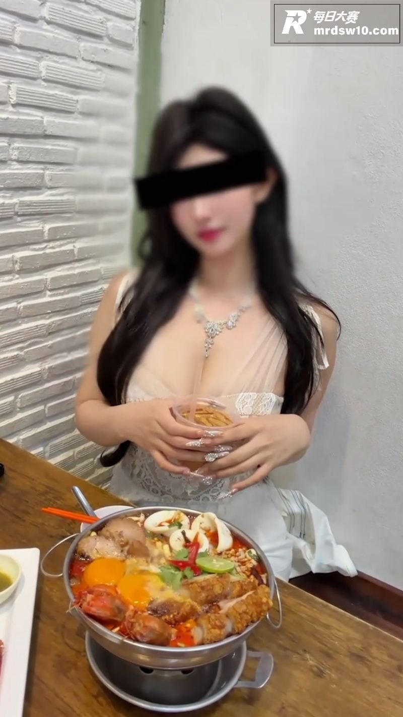 推特极品巨乳福利姬 相关图片2