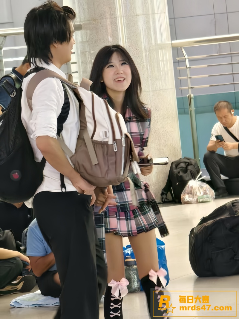 山东潍坊高铁站惊现齐相关图片3