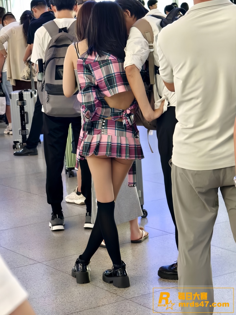 山东潍坊高铁站惊现齐相关图片4