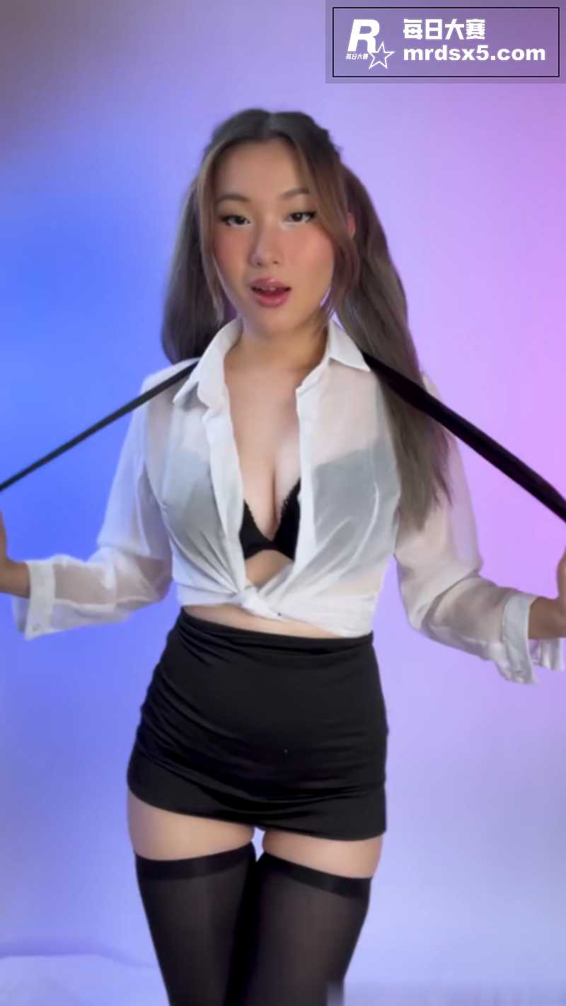 推特极品性感女神 L相关图片1