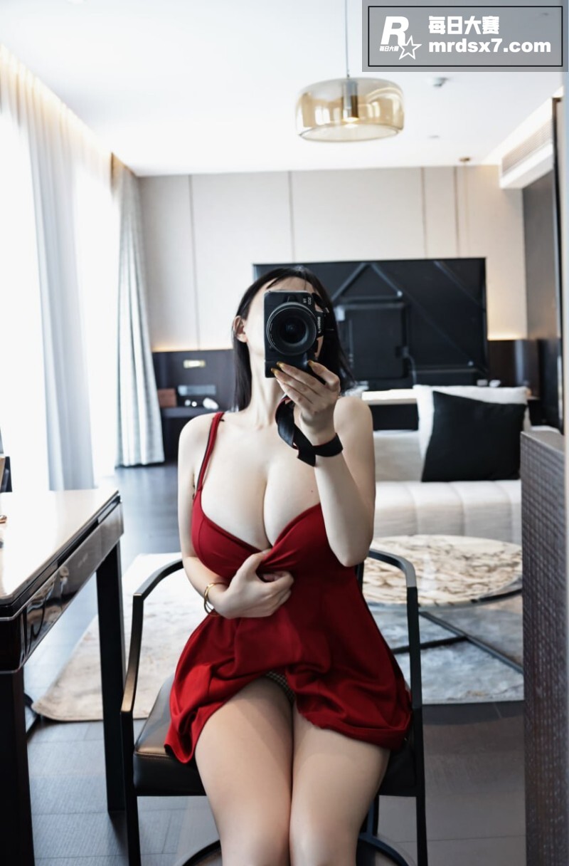 抖音极品身材女神 左相关图片2