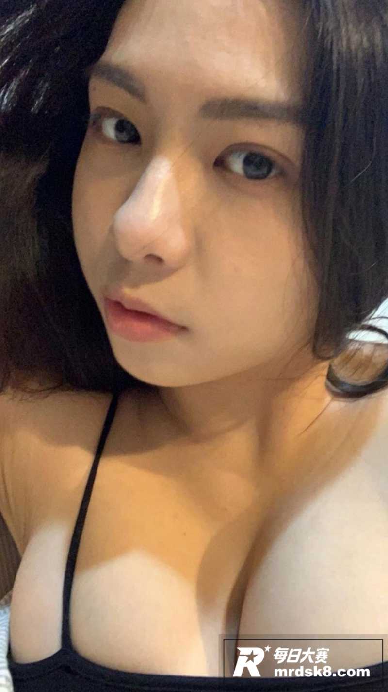 极品御姐 丰满性感身相关图片1